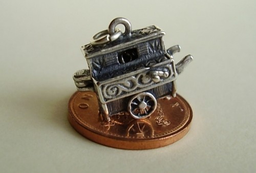Lovely barrel organ monkey - organ, /