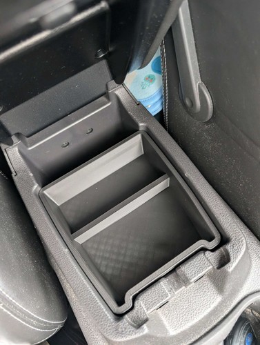 Centre console storage tray - centre,