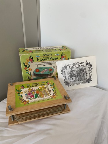 Spear wooden flower press - wooden,