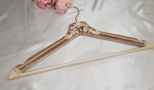 Luxury hanger for clothes