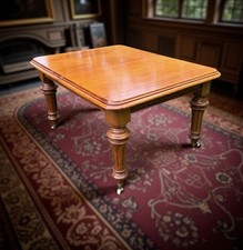 Antique light / Faded Mahogany Dining Table 6 Seater Oak Colour