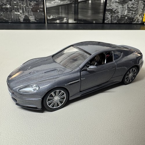 Corgi james bond aston martin - corgi,