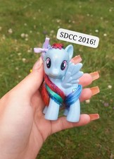 My Little Pony G4 Toys R Us exclusive Rainbow Dash brushable