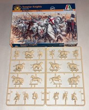 Italeri DAMAGED BOX Templar