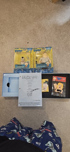 Family guy merch bundle - guy, read