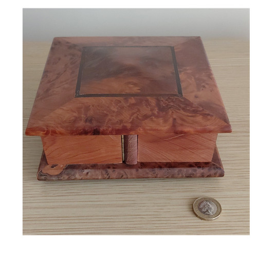 Thuya twist open jewellery - twist, box