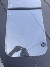 Defender Truck Cab Glass LR044315
