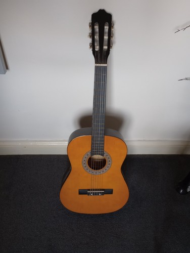 Acoustic guitar used right - used,