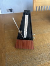 Wittner Vintage Pyramid Style
