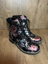 Pavers Metallic Floral Black