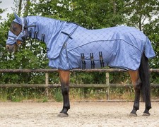 QHP Anti-fly rug with neck and