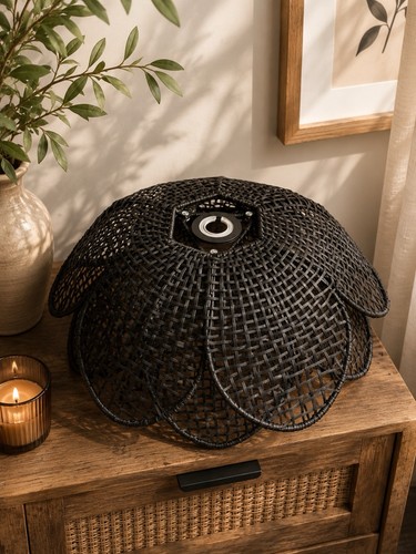 Black rattan lampshade flower - black,