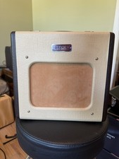 Fender Champion 600 Reissue -