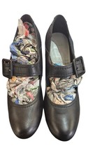 Clarks size 6.5 worn once