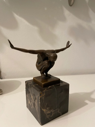 Bronze sculpture mister - bronze,
