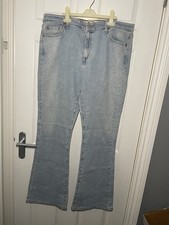 Levi’s 519 Low Flare Jeans 