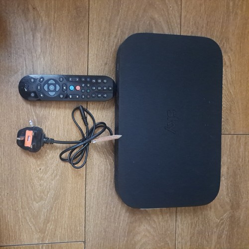 Sky box 2tb es340d8 with - sky, q