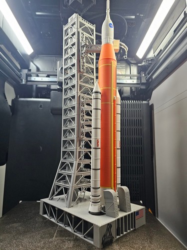 200 nasa sls artemis - 1/200,