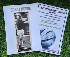 BOBBY MOORE ENGLAND 1966 WORLD