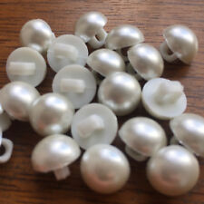 BUTTONS HALF PEARL SHANK