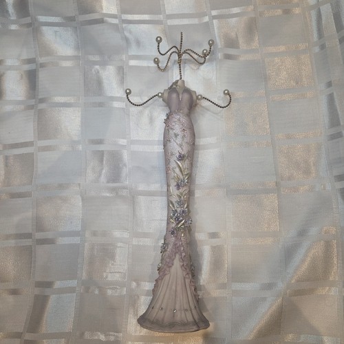 Jewelry stand lady sculpture - stand,
