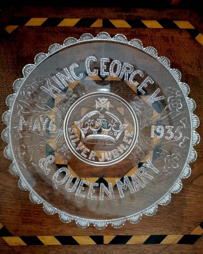Vintage glass bowl plate king - ,