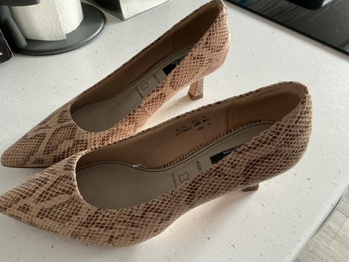 Ladies heeled shoes - size, 6.5