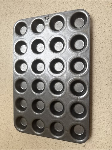 Pampered chef cup - chef, 24-cup
