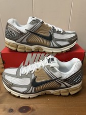 Size 10.5M -(Brand New) Nike