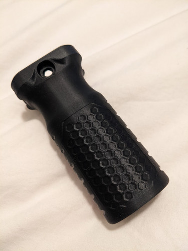 Shade vertical foregrip
