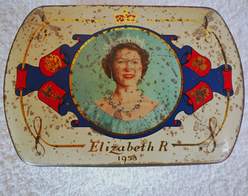 Vintage coronation tin queen - vintage,