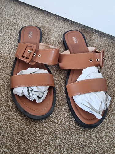 Buckled sandals - buckled,