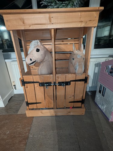 Wooden hobby horse stable - hobby,