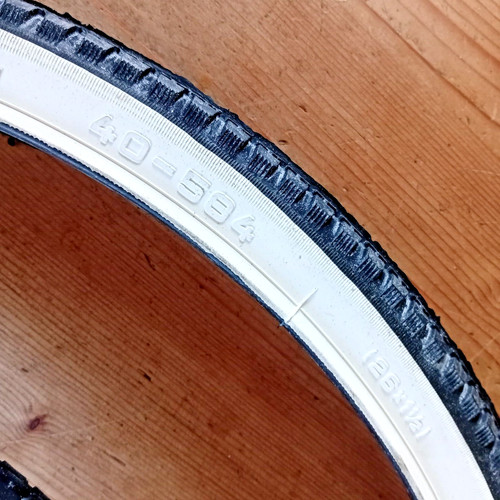 2 whitewall - 26, (40-584)