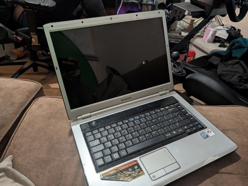 Samsung laptop 6in - 15.6in, or