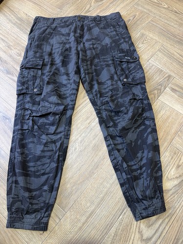 Black cargo camouflage chinos - black,