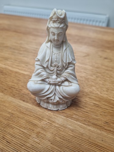 Kwan yin sitting lotus - yin,