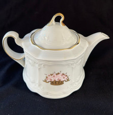 JULIA Teapot by Seltmann