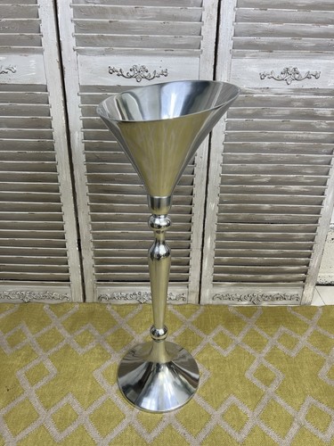 Floor standing large ice - floor,