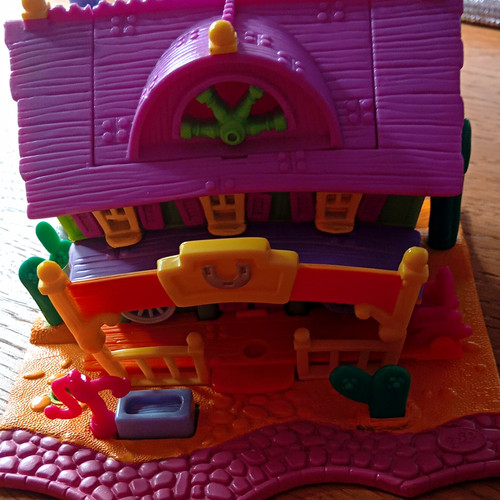 Polly pocket horseshoe - polly, saloon