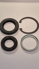 LAMBRETTA  ROLF MAG HOUSING SEALS /SPACER &CIRCLIP