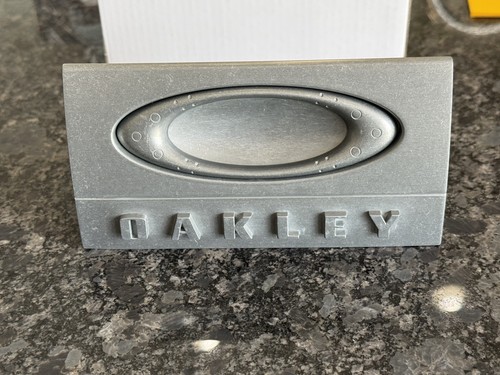 Vintage oakley metal - oakley,