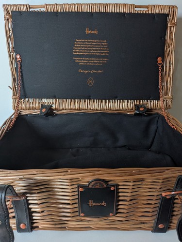 Harrods luxury wicker hamper - luxury,