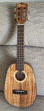 Uma  Pineapple Concert Ukulele