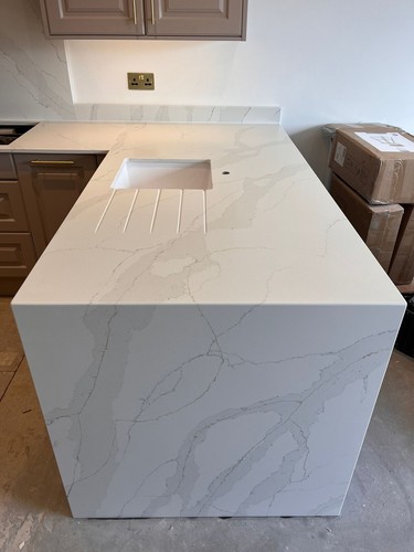 Calacatta gold quartz - quartz, stone