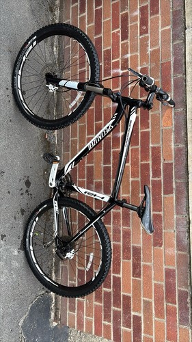 Specialized rockhopper 26in - specialized,