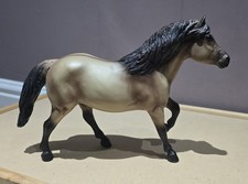Breyer traditional 1:9 scale