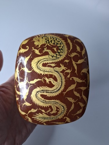 Chinese red lacquer and gold - lacquer,