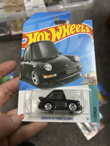 Hot wheels porsche 911 - hot,