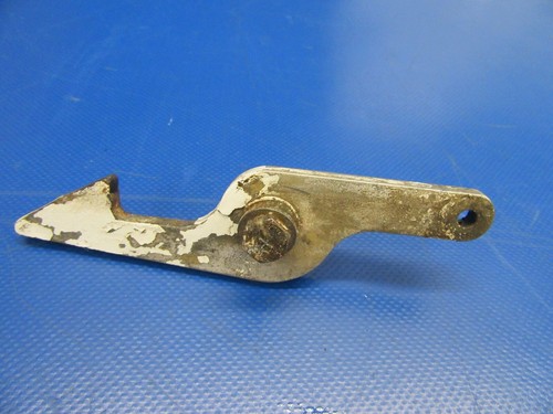 Beech sierra c24r uplock hook - uplock,